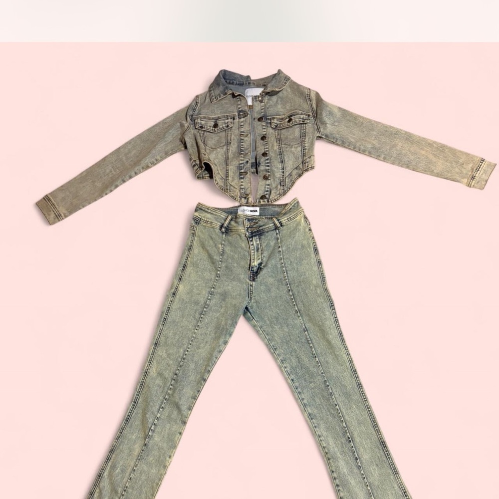 Stylish Women's Denim Jeans